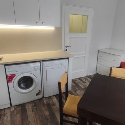 Miete einer gemütlichen 3-Zimmer-Wohnung im Stadtzentrum von Varna, Bulgarien